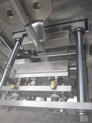 Vertical Form Fill Seal Machine (Auger Filling)